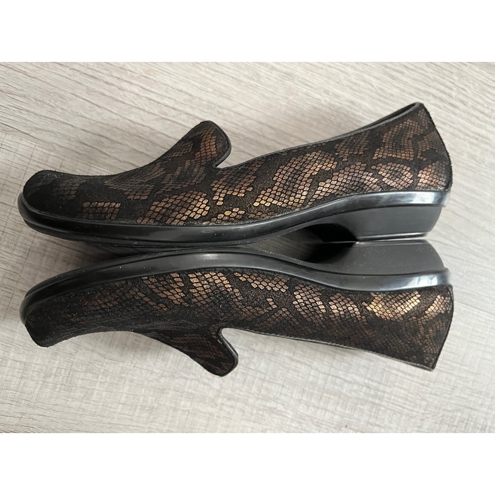 Dansko Olivia bronze snake leather loafers size 7 - Picture 4 of 11